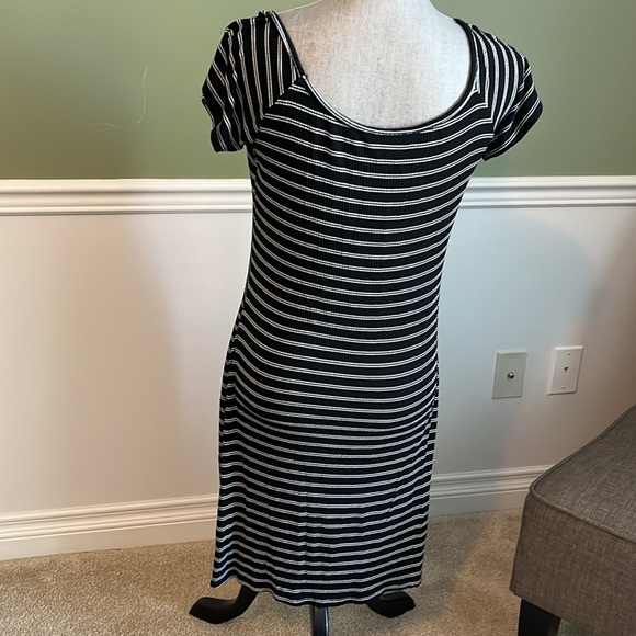 Super cute comfy T-shirt dress - Picture 3 of 5